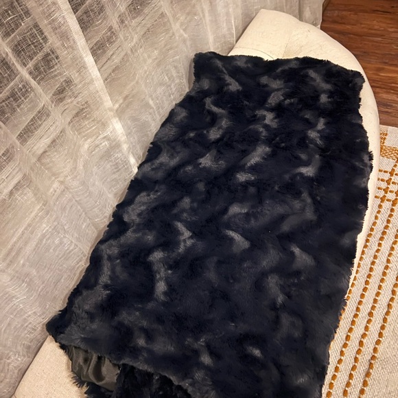 TART COLLECTION FAUX FUR VEST 🦋 - Picture 4 of 4